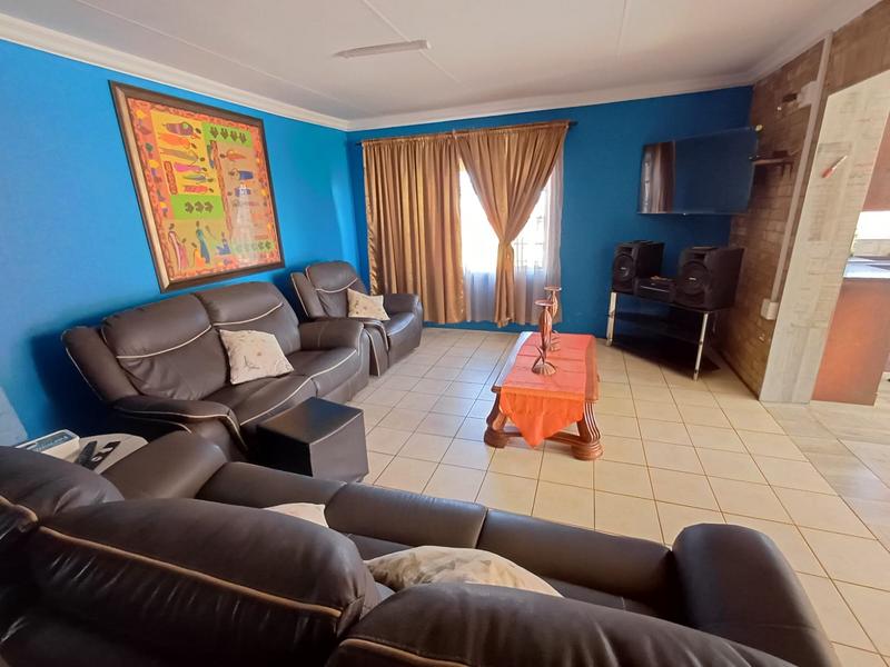 4 Bedroom Property for Sale in Helderstrome AH Gauteng