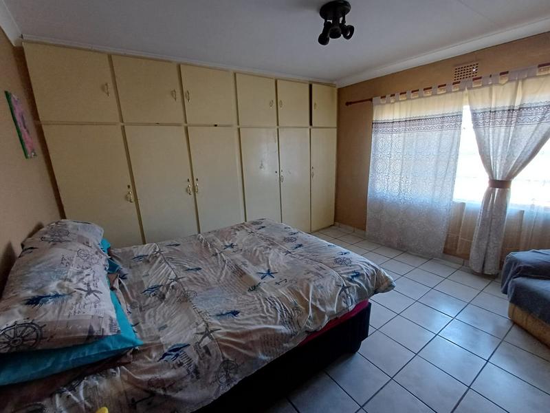 4 Bedroom Property for Sale in Helderstrome AH Gauteng