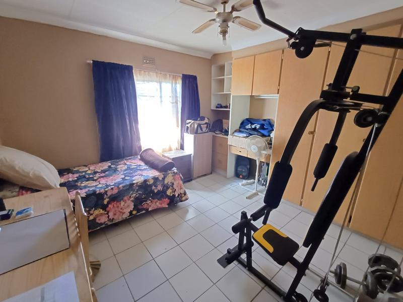 4 Bedroom Property for Sale in Helderstrome AH Gauteng