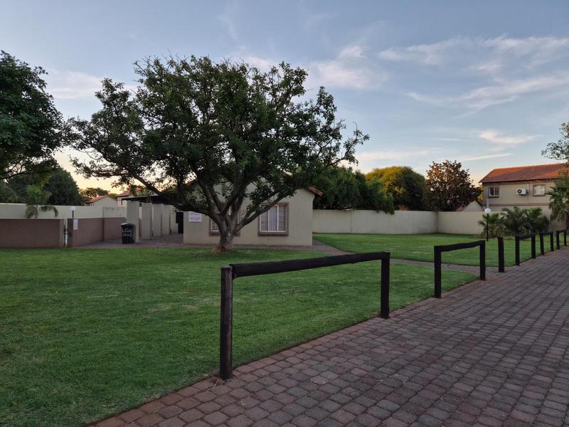 To Let 2 Bedroom Property for Rent in Annlin Gauteng