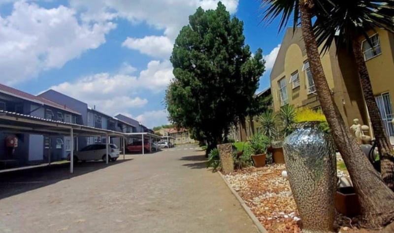 3 Bedroom Property for Sale in Verwoerdpark Gauteng