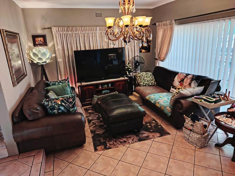 4 Bedroom Property for Sale in Mulbarton Gauteng