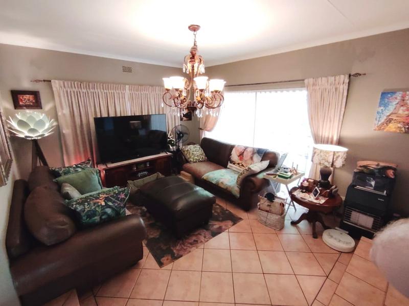 4 Bedroom Property for Sale in Mulbarton Gauteng