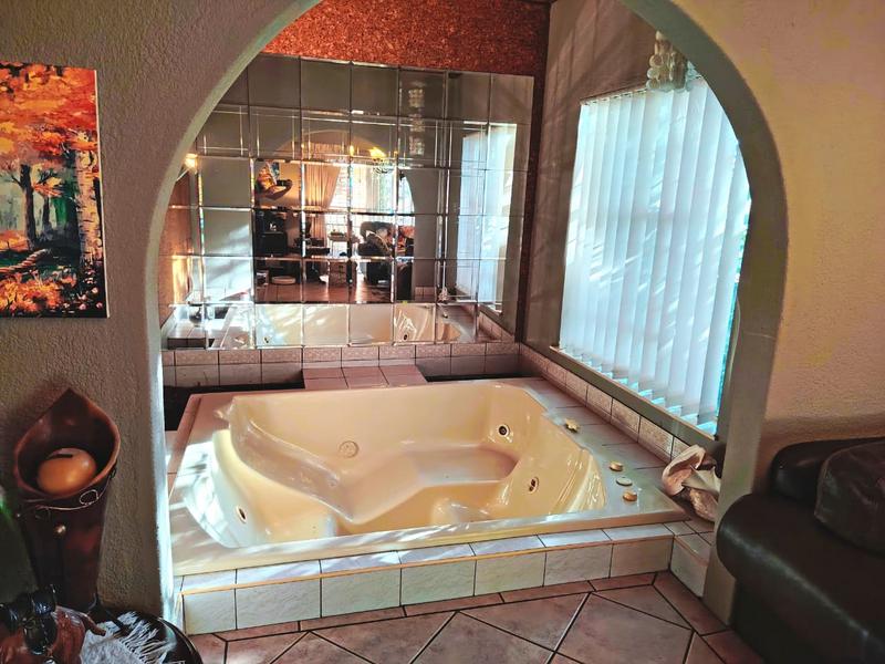 4 Bedroom Property for Sale in Mulbarton Gauteng
