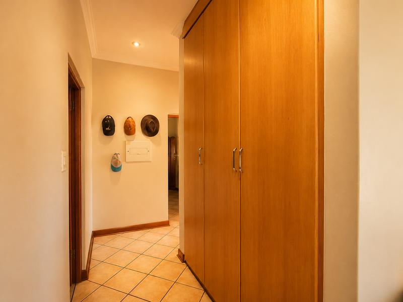 To Let 2 Bedroom Property for Rent in Waterkloof A H Gauteng