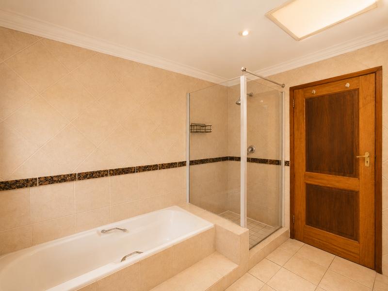 To Let 2 Bedroom Property for Rent in Waterkloof A H Gauteng