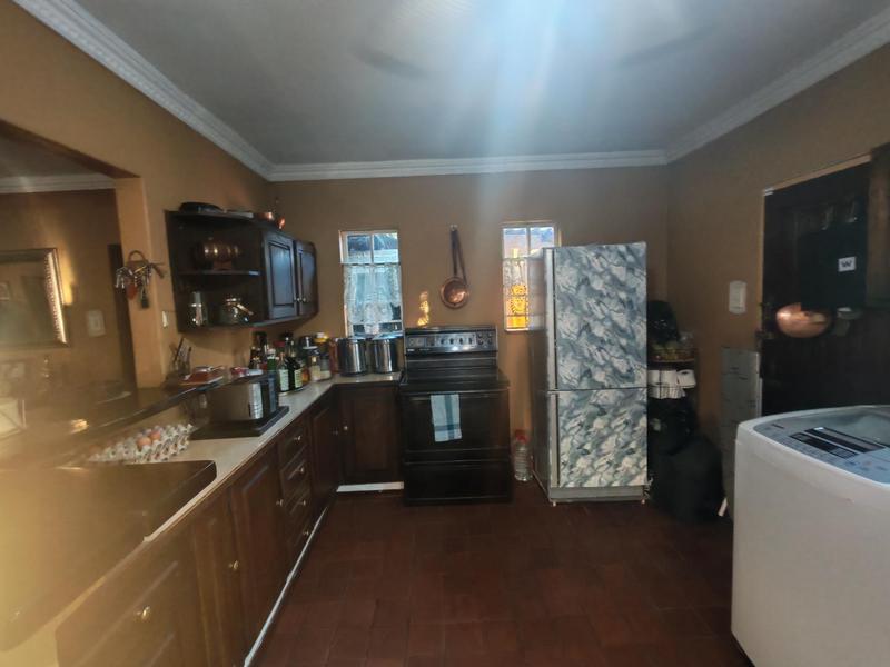 4 Bedroom Property for Sale in Glen Austin Gauteng