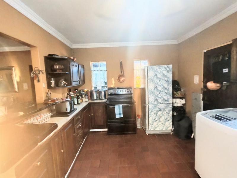 4 Bedroom Property for Sale in Glen Austin Gauteng