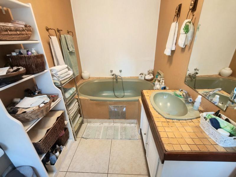 4 Bedroom Property for Sale in Glen Austin Gauteng