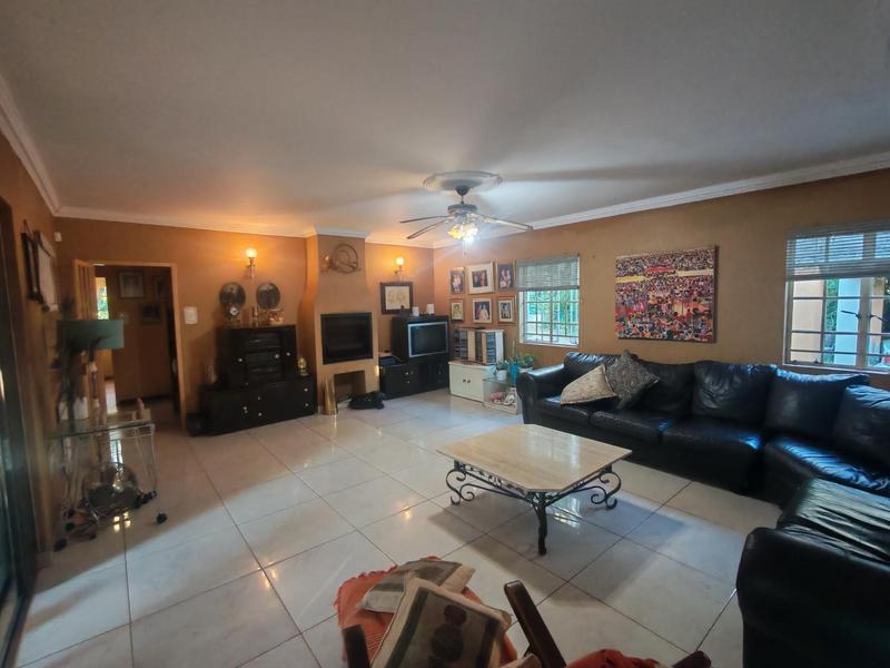 4 Bedroom Property for Sale in Glen Austin Gauteng