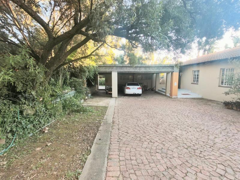4 Bedroom Property for Sale in Glen Austin Gauteng