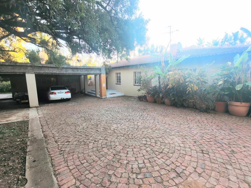4 Bedroom Property for Sale in Glen Austin Gauteng