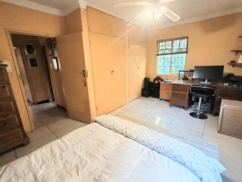 4 Bedroom Property for Sale in Glen Austin Gauteng