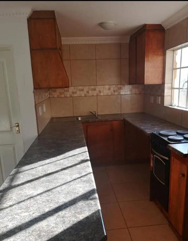4 Bedroom Property for Sale in Glen Austin Gauteng
