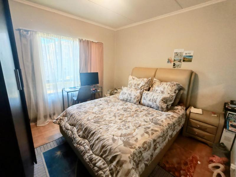 2 Bedroom Property for Sale in Noordwyk Gauteng