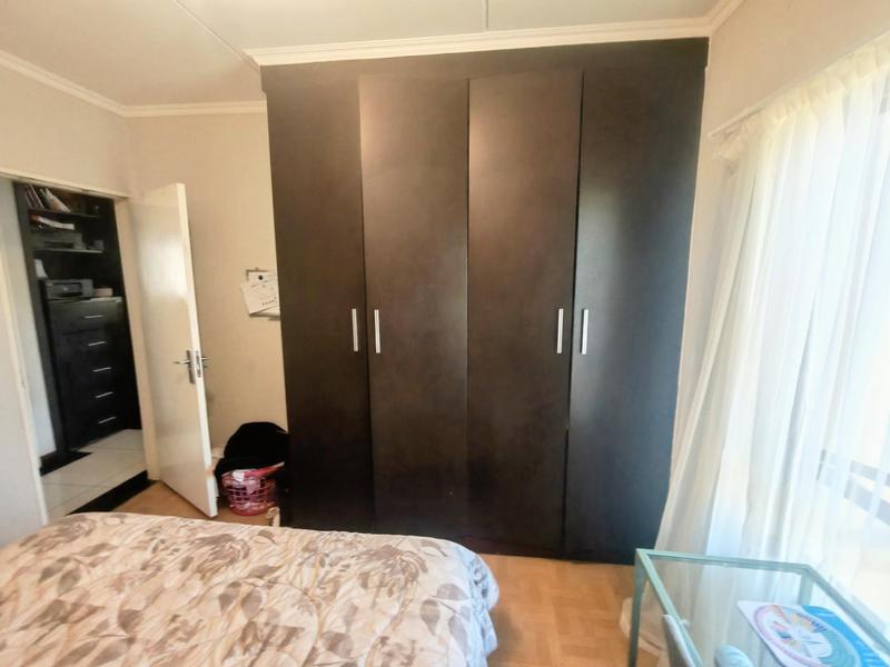 2 Bedroom Property for Sale in Noordwyk Gauteng