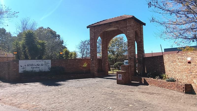 2 Bedroom Property for Sale in Robinpark Gauteng