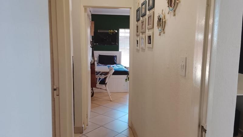 2 Bedroom Property for Sale in Robinpark Gauteng