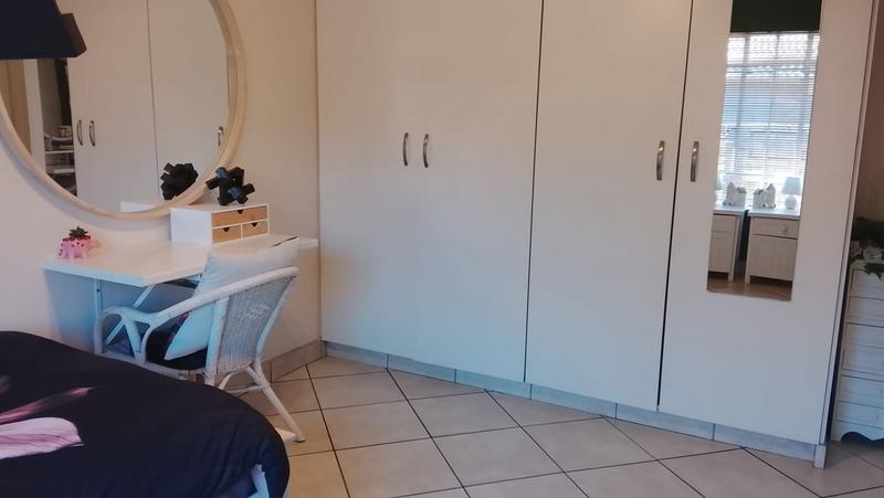 2 Bedroom Property for Sale in Robinpark Gauteng