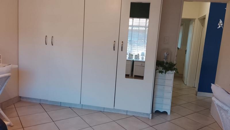 2 Bedroom Property for Sale in Robinpark Gauteng
