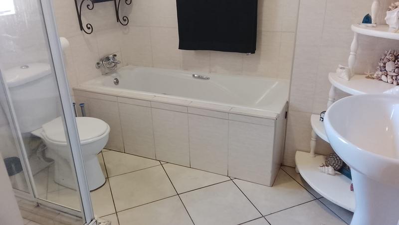 2 Bedroom Property for Sale in Robinpark Gauteng