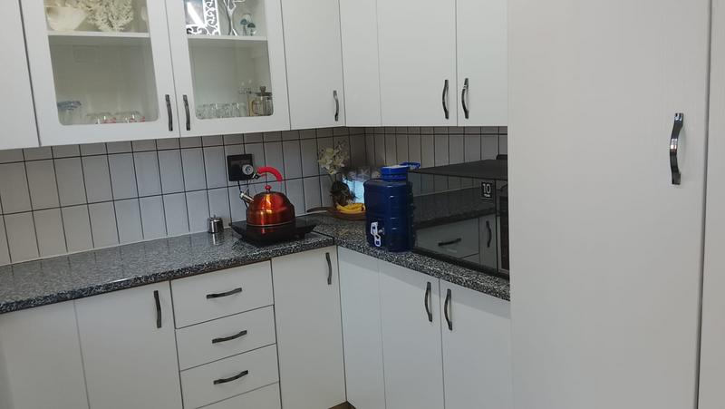 2 Bedroom Property for Sale in Robinpark Gauteng