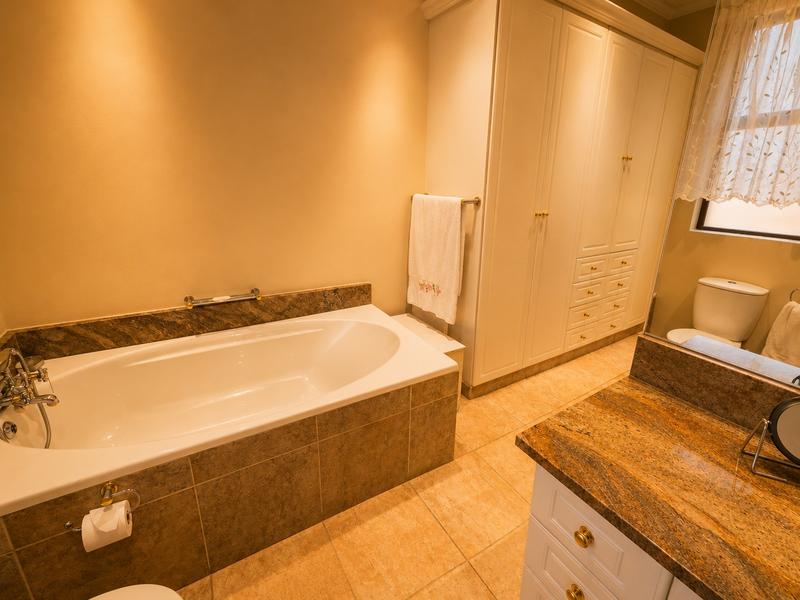 4 Bedroom Property for Sale in Waterkloof Ridge Gauteng