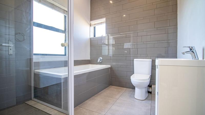 3 Bedroom Property for Sale in Midstream Ridge Gauteng