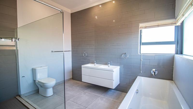 3 Bedroom Property for Sale in Midstream Ridge Gauteng