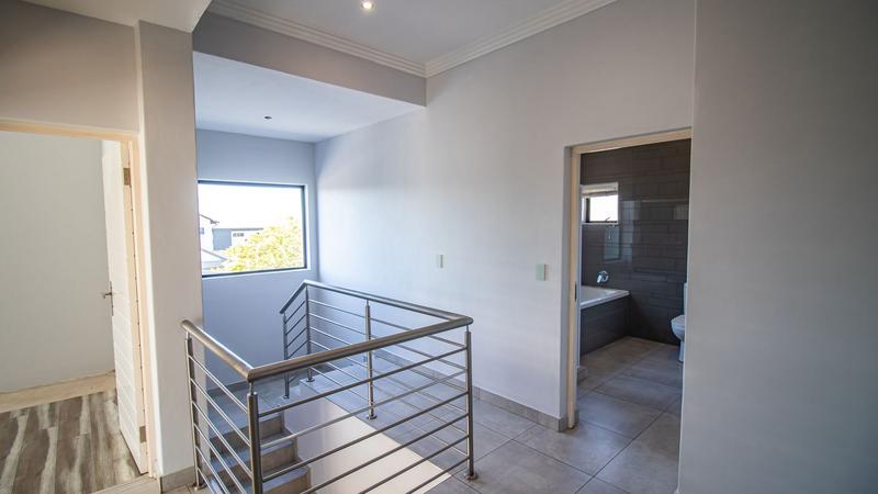3 Bedroom Property for Sale in Midstream Ridge Gauteng
