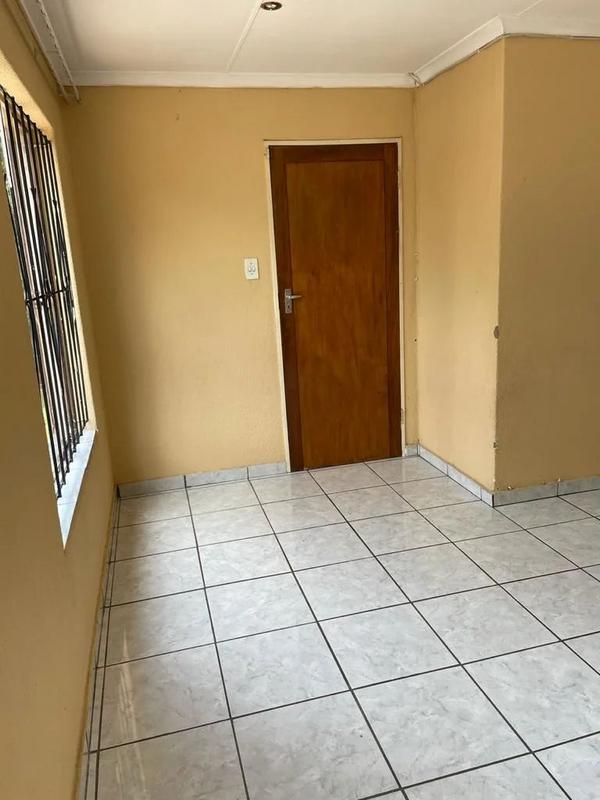 To Let 3 Bedroom Property for Rent in Lombardy West Gauteng
