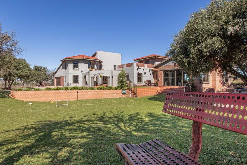 5 Bedroom Property for Sale in Sterkfontein Gauteng