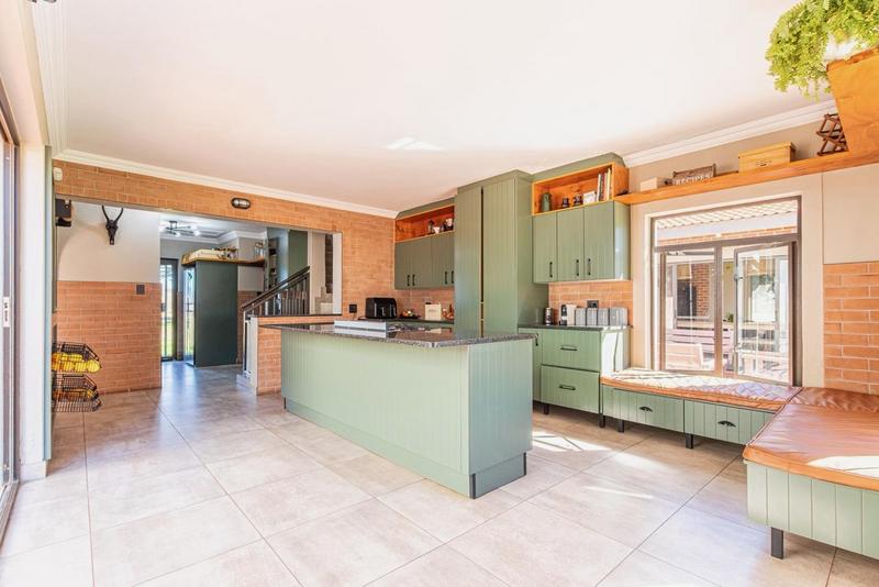 5 Bedroom Property for Sale in Sterkfontein Gauteng
