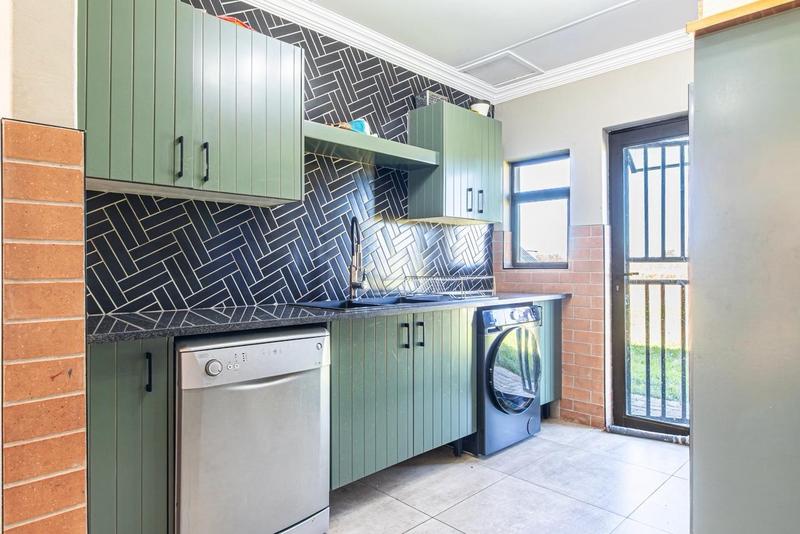 5 Bedroom Property for Sale in Sterkfontein Gauteng