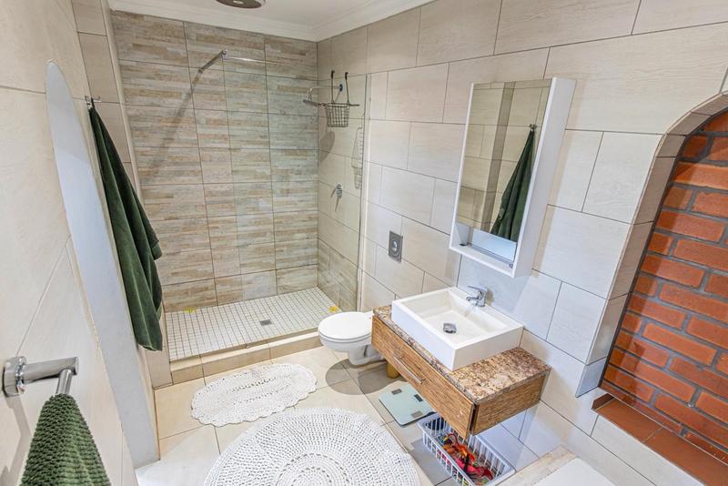 5 Bedroom Property for Sale in Sterkfontein Gauteng