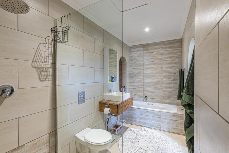 5 Bedroom Property for Sale in Sterkfontein Gauteng