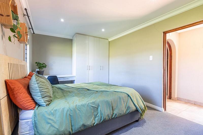 5 Bedroom Property for Sale in Sterkfontein Gauteng