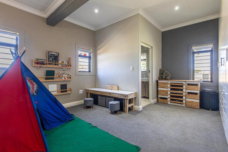 5 Bedroom Property for Sale in Sterkfontein Gauteng