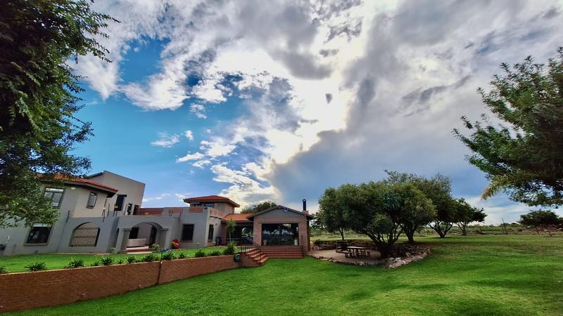 5 Bedroom Property for Sale in Sterkfontein Gauteng