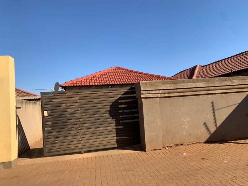 2 Bedroom Property for Sale in Moleleki Gauteng
