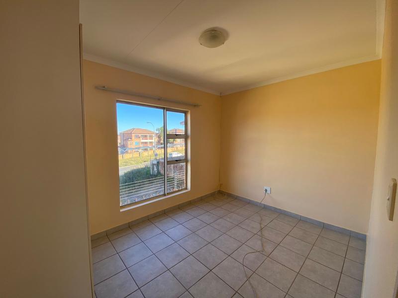 2 Bedroom Property for Sale in Birchleigh Gauteng