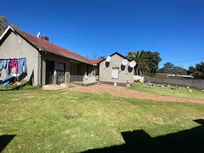 8 Bedroom Property for Sale in Rhodesfield Gauteng