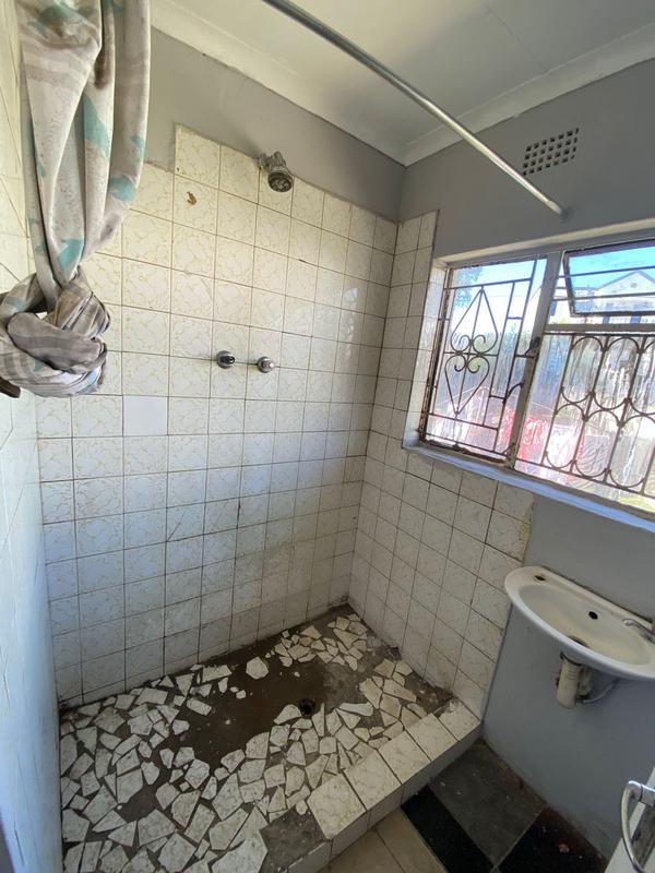 8 Bedroom Property for Sale in Rhodesfield Gauteng