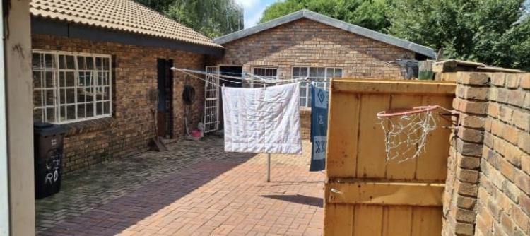 3 Bedroom Property for Sale in Clayville Gauteng