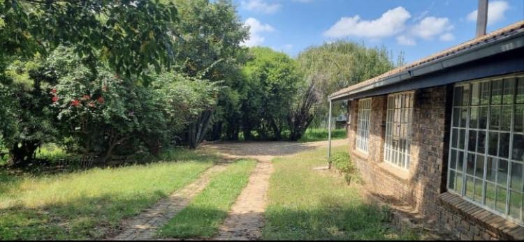 3 Bedroom Property for Sale in Clayville Gauteng