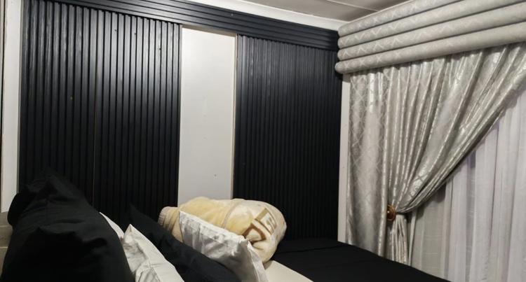 2 Bedroom Property for Sale in Clayville East Gauteng