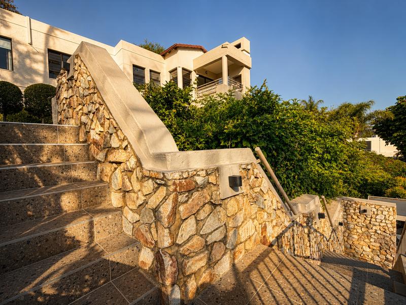 To Let 2 Bedroom Property for Rent in Waterkloof A H Gauteng