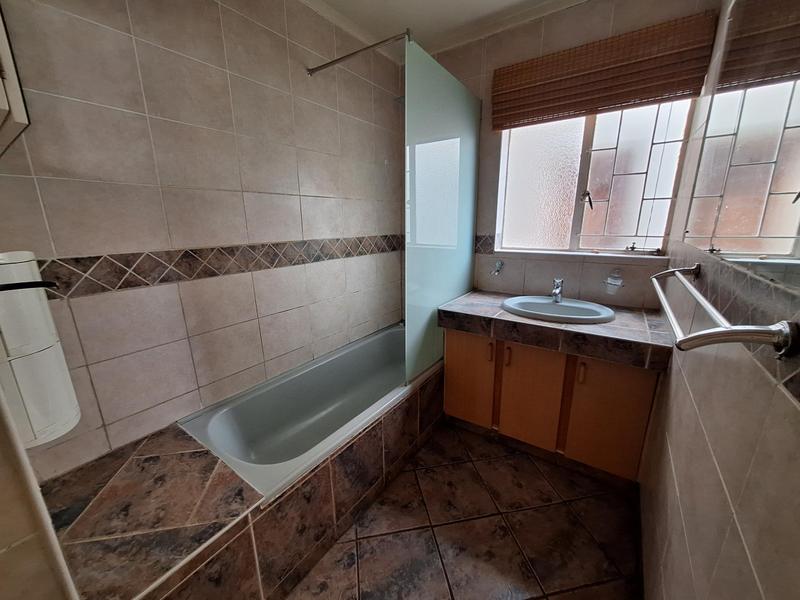 To Let 3 Bedroom Property for Rent in Valhalla Gauteng