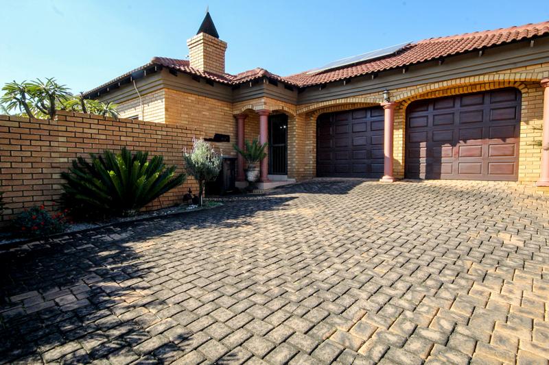 3 Bedroom Property for Sale in Thatchfield Gauteng