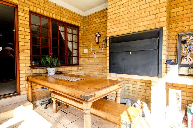 3 Bedroom Property for Sale in Thatchfield Gauteng